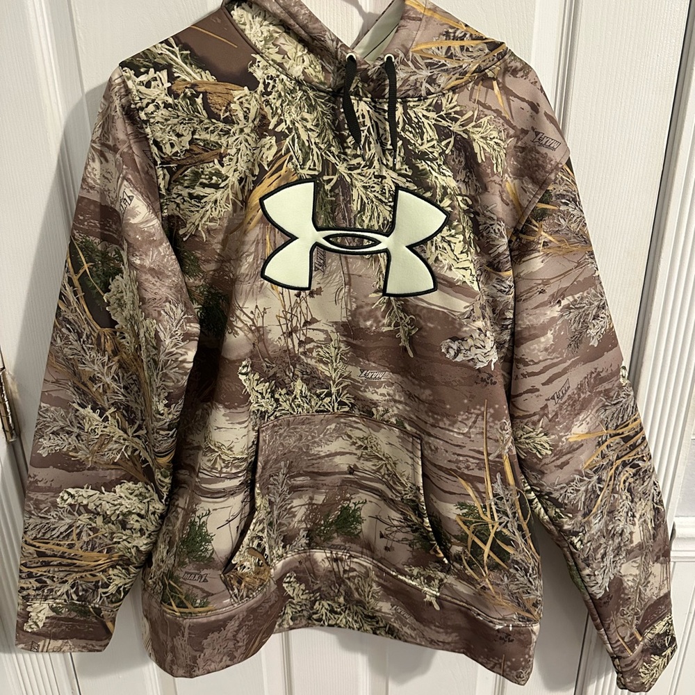 Under Armour sweatshirt